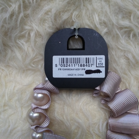 Pearl and soft pink bracelet - Picture 4 of 5